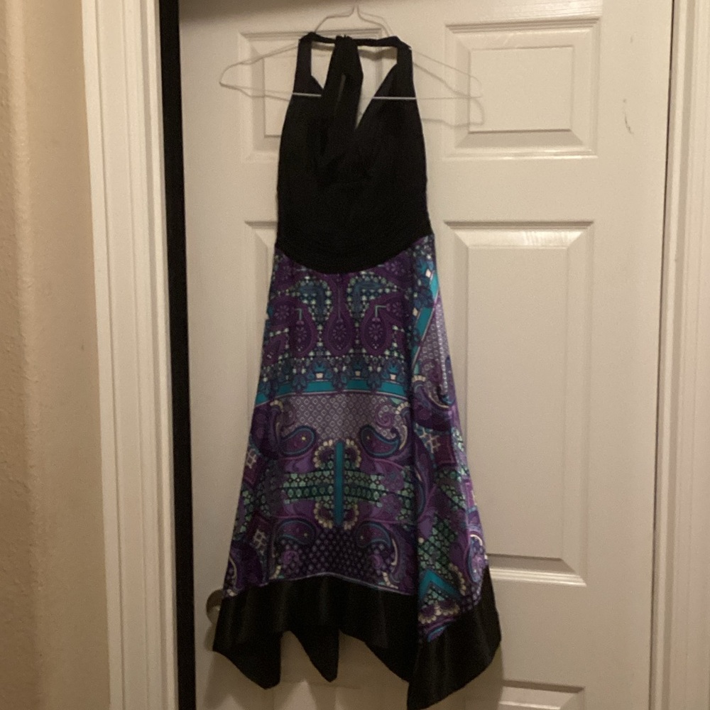 Signature by Sangria Black and Blue Patterned Dress Junior 6 (C3) - Picture 4 of 8